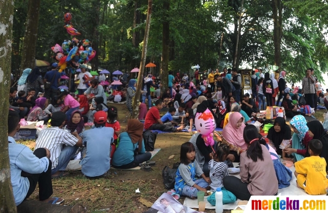 Foto : Cucurak, tradisi makan bersama warga Bogor jelang 