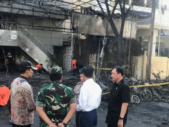 Jokowi pantau lokasi bom gereja di Surabaya