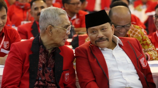 Hendropriyono dan Try Sutrisno hadiri Kongres Luar Biasa PKPI