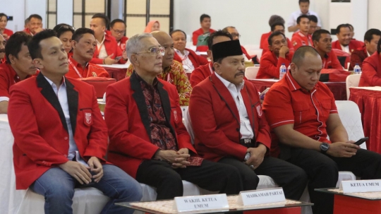 Hendropriyono dan Try Sutrisno hadiri Kongres Luar Biasa PKPI