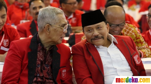 Foto : Hendropriyono dan Try Sutrisno hadiri Kongres Luar 