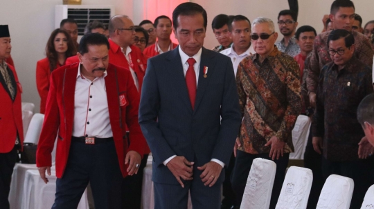 Pukul gong, Jokowi tutup kongres luar biasa PKPI