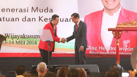 Pukul gong, Jokowi tutup kongres luar biasa PKPI