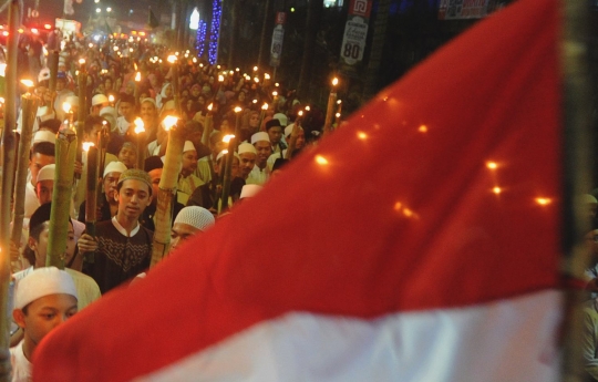 Gema salawat dan pawai obor meriahkan malam menyambut Ramadan di Bogor