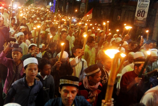 Gema salawat dan pawai obor meriahkan malam menyambut Ramadan di Bogor