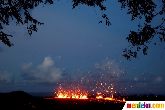 Foto : Memotret keindahan retakan lava Kilauea yang 