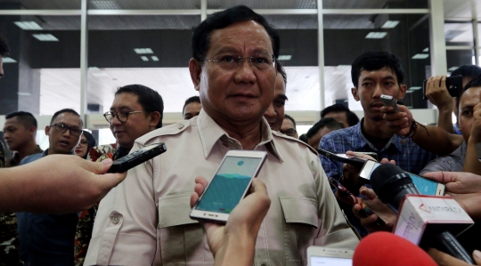 Prabowo Subianto temui kader Gerindra di DPR
