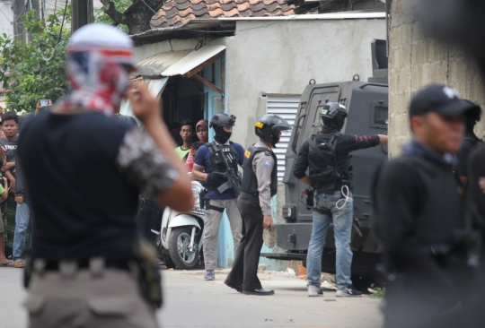 Suasana penangkapan terduga teroris di Tangerang