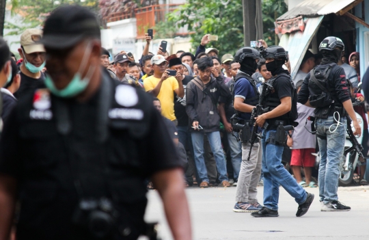 Suasana penangkapan terduga teroris di Tangerang