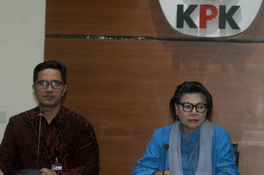 KPK tunjukan barang bukti hasil OTT Bupati Bengkulu Selatan