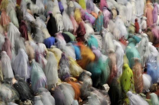 Ribuan jemaah Salat Tarawih penuhi Masjid Istiqlal
