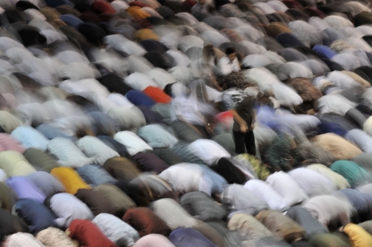 Ribuan jemaah Salat Tarawih penuhi Masjid Istiqlal