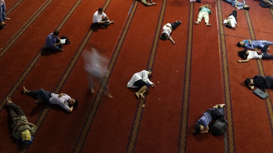 Suasana hari pertama puasa di Masjid Istiqlal