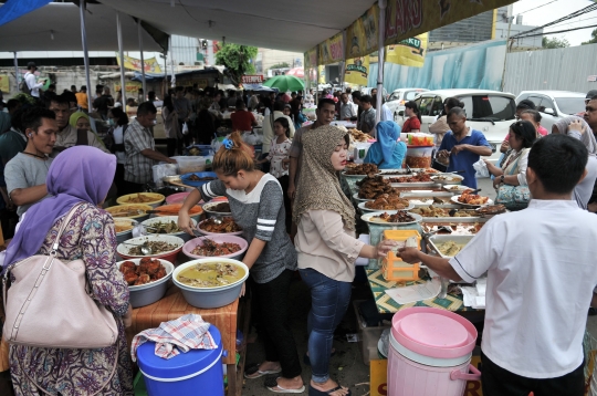 Berburu hidangan buka puasa di Pasar Benhil
