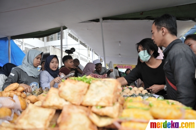 Foto : Berburu hidangan buka puasa di Pasar Benhil 