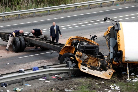 Nahas, 2 orang tewas 43 luka-luka dalam kecelakaan bus di Amerika