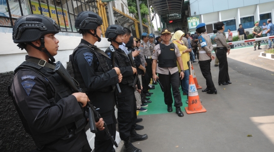 Sidang tuntutan Aman Abdurrahman dijaga ketat petugas bersenjata lengkap