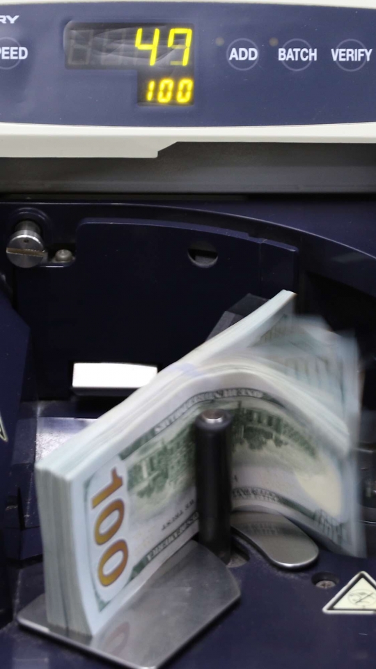 Rupiah kembali merosot hingga tembus Rp 14.130 per USD