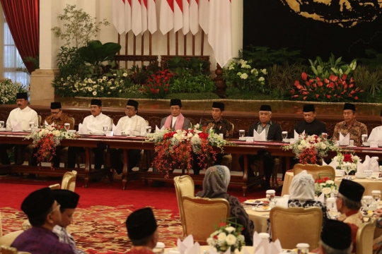 Jokowi buka puasa bersama tokoh agama dan pengusaha di Istana Negara