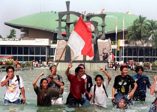 Mengenang aksi mahasiswa duduki Gedung DPR untuk lengserkan Soeharto