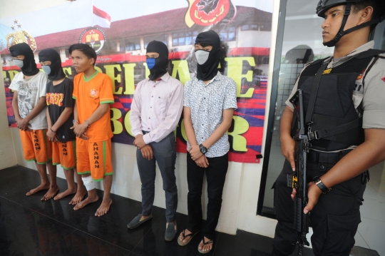 Polres Bogor amankan 3 pelaku begal dan 2 penadah