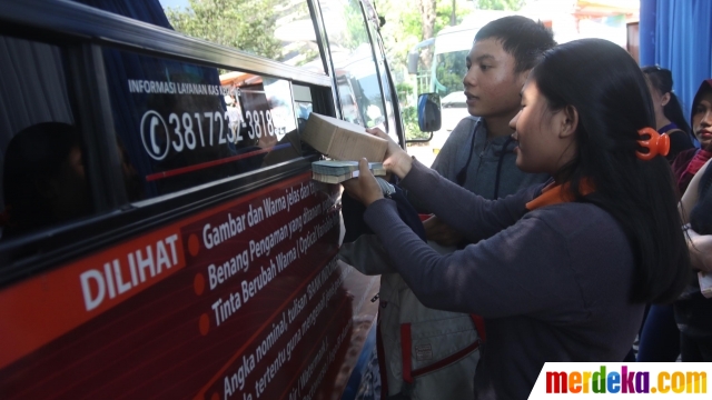 Foto : Antusiasme warga tukarkan uang untuk lebaran di 