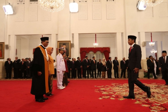 Suasana saat Jokowi lantik Sunarto sebagai Wakil Ketua MA