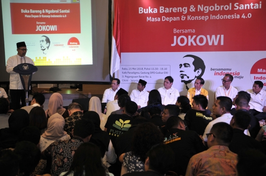 Jokowi buka puasa bareng relawan GoJo dan tokoh muda digital