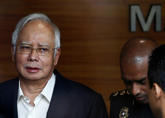 Ekspresi lesu Najib Razak saat diperiksa terkait korupsi uang negara miliaran dolar