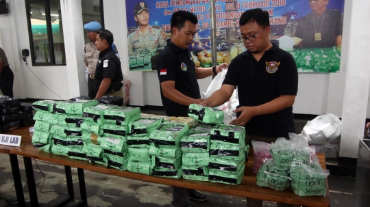 Polisi ajak tersangka musnahkan 239 Kg sabu & 30.000 ekstasi