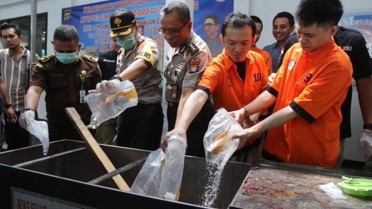 Polisi ajak tersangka musnahkan 239 Kg sabu & 30.000 ekstasi