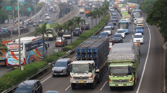 Bulan depan, Pemprov DKI Jakarta batasi operasional truk di Tol Lingkar Luar