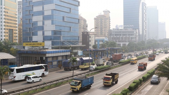 Bulan depan, Pemprov DKI Jakarta batasi operasional truk di Tol Lingkar Luar