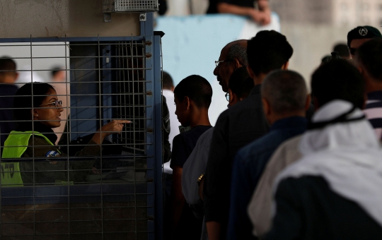 Susahnya warga Palestina beribadah di Masjid Al Aqsa