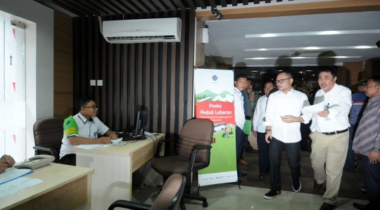 Menaker Hanif Dhakiri cek kesiapan Posko Peduli Lebaran 2018