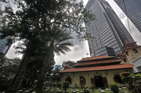 Mengunjungi masjid ratusan tahun terselip di antara gedung bertingkat Ibu Kota