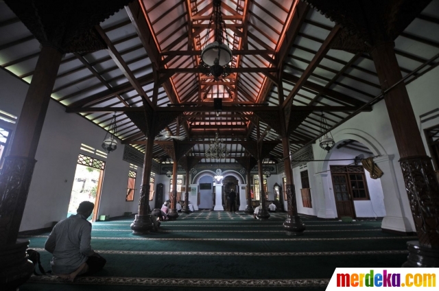 Foto : Mengunjungi masjid ratusan tahun terselip di antara 