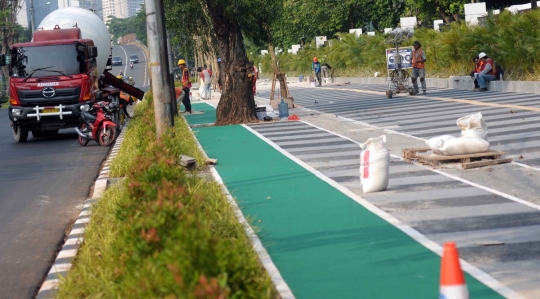 Jelang Asian Games, ini tampilan trotoar Jalan Gerbang Pemuda Senayan