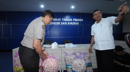 Polisi amankan 30.000 ton bawang putih impor