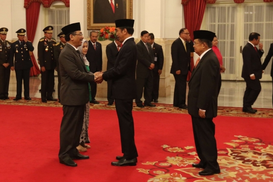 Jokowi lantik Yahya Cholil jadi Watimpres RI