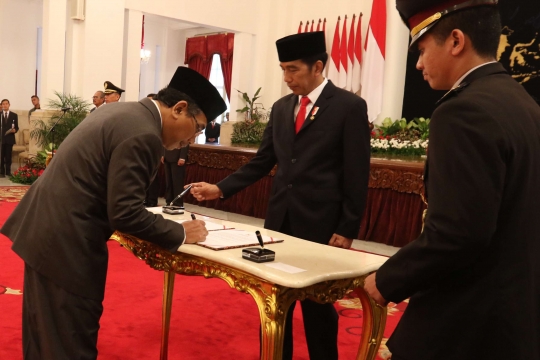 Jokowi lantik Yahya Cholil jadi Watimpres RI