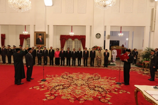 Jokowi lantik Yahya Cholil jadi Watimpres RI