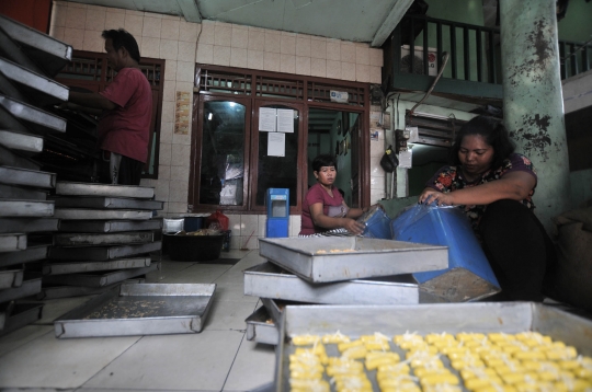 Berkah jelang Lebaran bagi produsen kue kering rumahan