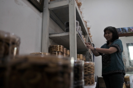 Berkah jelang Lebaran bagi produsen kue kering rumahan