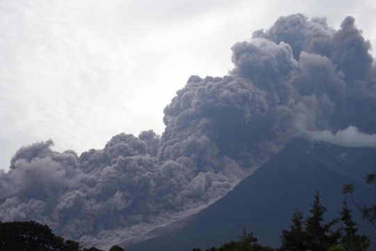 Ngerinya erupsi Gunung Fuego, 25 orang tewas tertutup abu