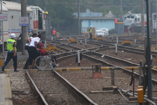 H-7 lebaran, pemudik mulai padati Stasiun Pasar Senen