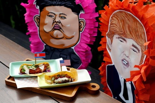 Jelang pertemuan Trump dan Kim Jong-un, tempat bar di Singapura tampil unik
