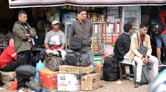 Calon pemudik mulai padati Terminal Bayangan Lebak Bulus