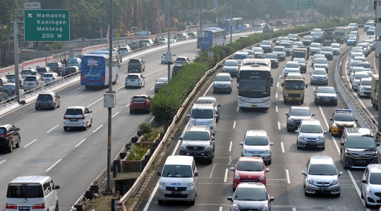 Pekan terakhir Ramadan, kendaraan masih padati tol dalam kota