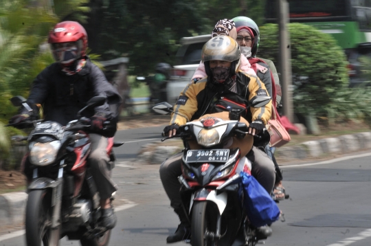 Pemudik motor mulai ramaikan jalur Kalimalang